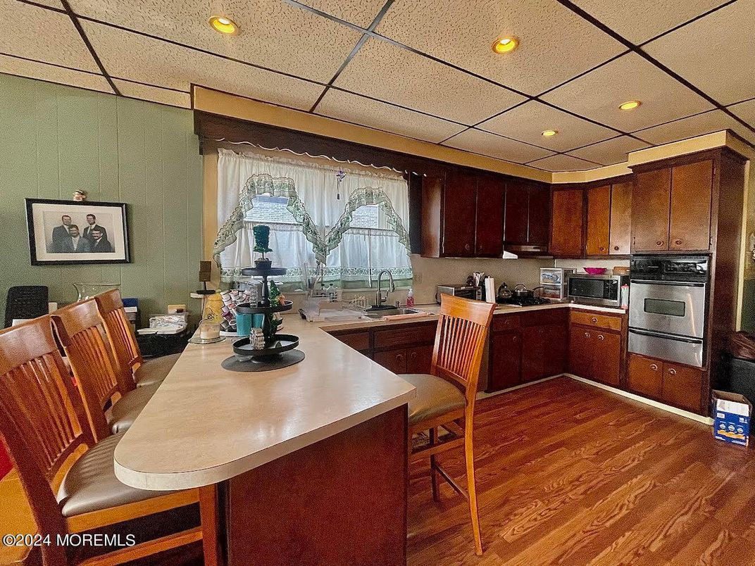 Dining room, Interior, Kitchen, Recessed Lighting, Wood Texture Flooring