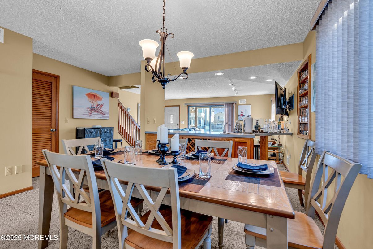 Dining room, Interior, Pendant Lights, Recessed Lighting