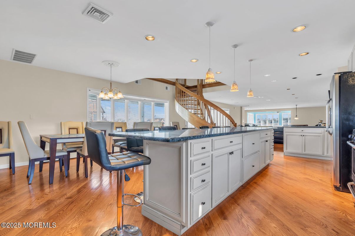Chandelier, Dining room, Interior, Kitchen, Pendant Lights, Recessed Lighting, Wood Texture Flooring