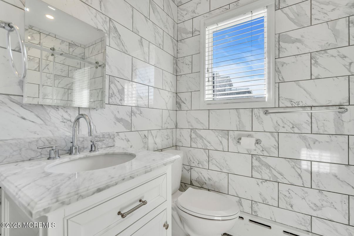 Bathroom, Interior, Marble Walls, Recessed Lighting