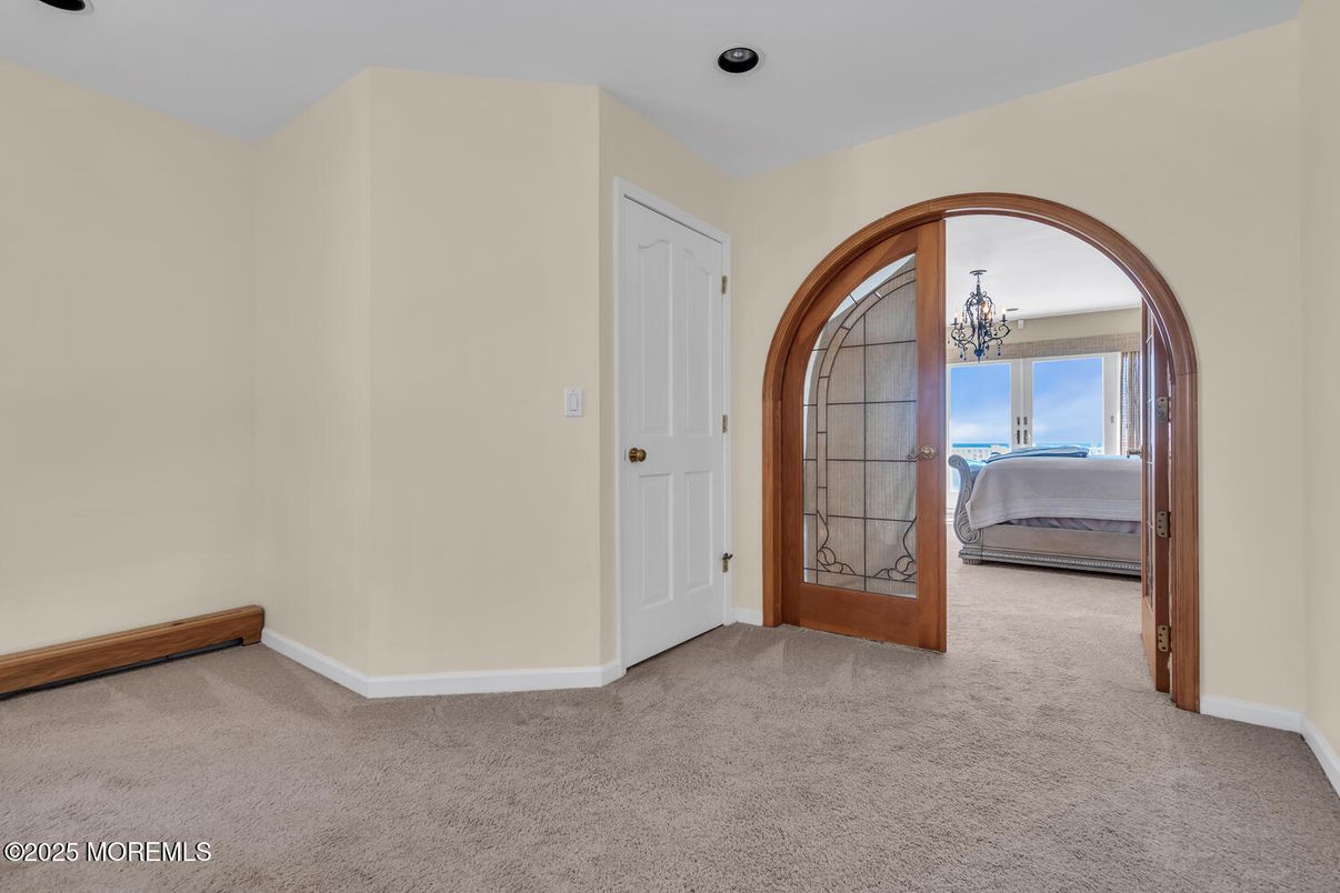 Chandelier, Empty room, Interior, Recessed Lighting