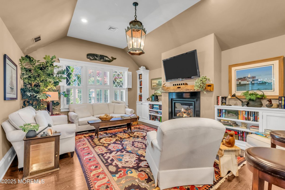 Fireplace, Interior, Living room, Pendant Lights, Recessed Lighting, Wood Texture Flooring