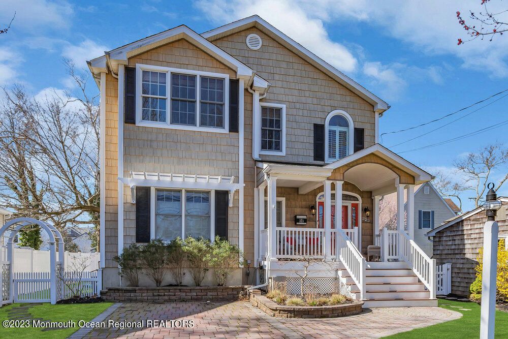 Exterior, Facade, American Craftsman
