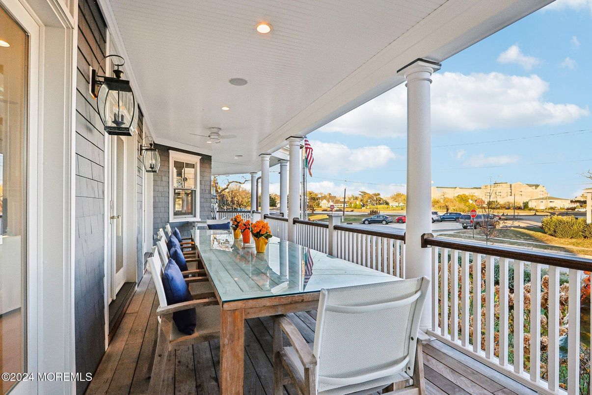 Exterior, Recessed Lighting