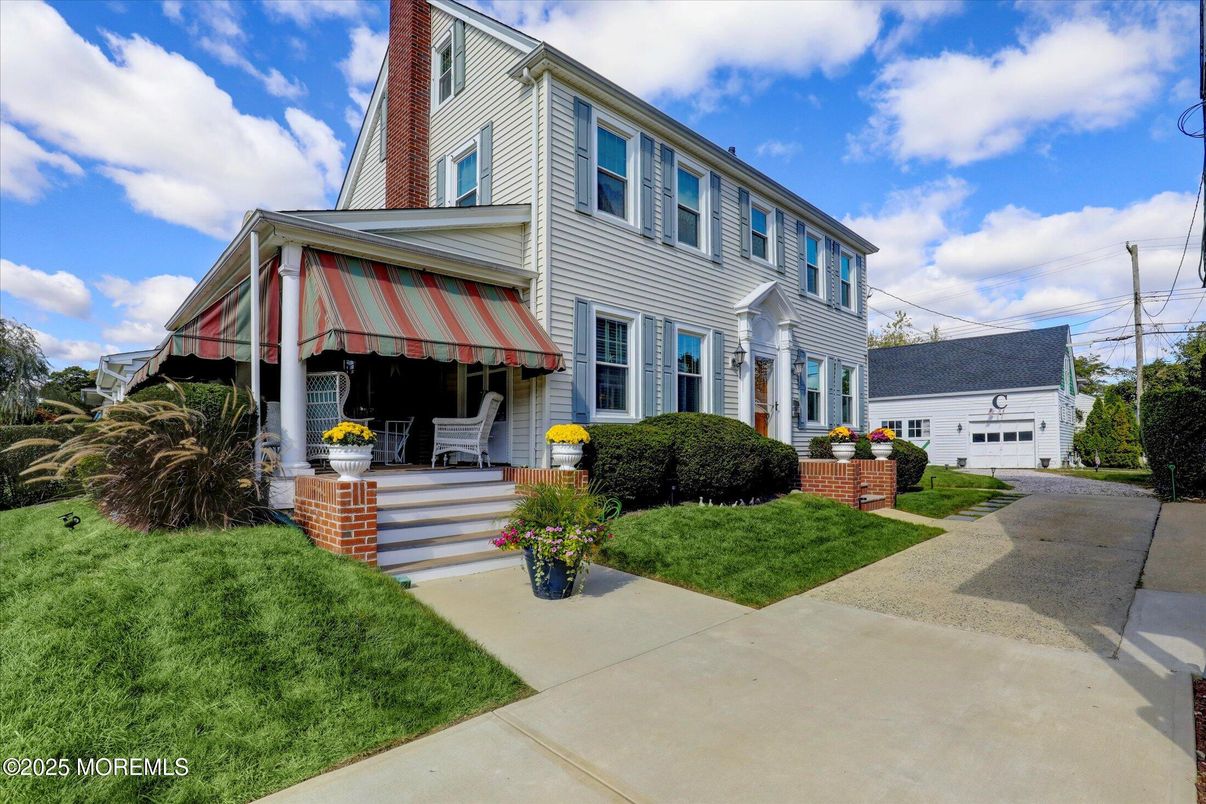Detached Garage, Exterior, Facade, Queen Anne Victorian