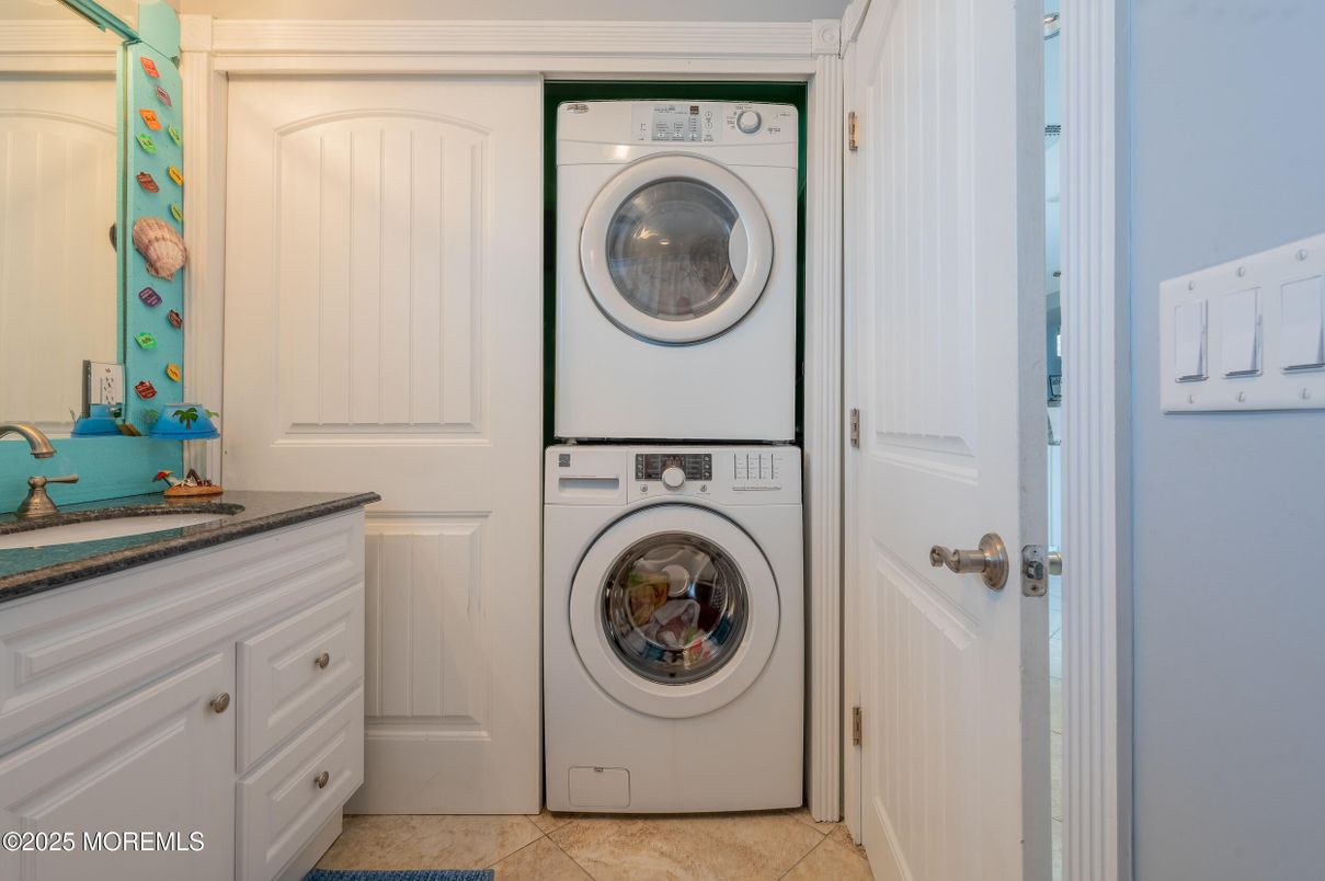 Interior, Utility Closets, Washer