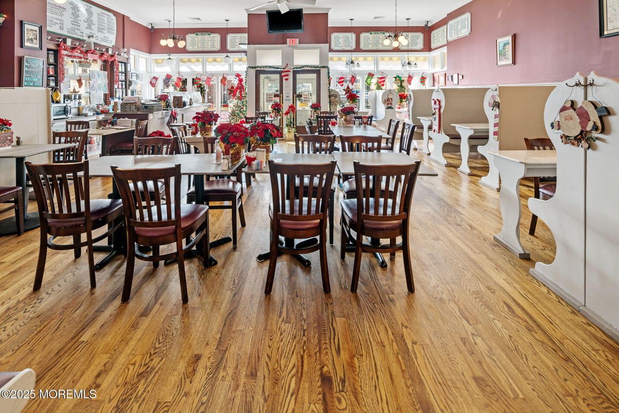 Dining room, Interior, Pendant Lights, Recessed Lighting, Wood Texture Flooring