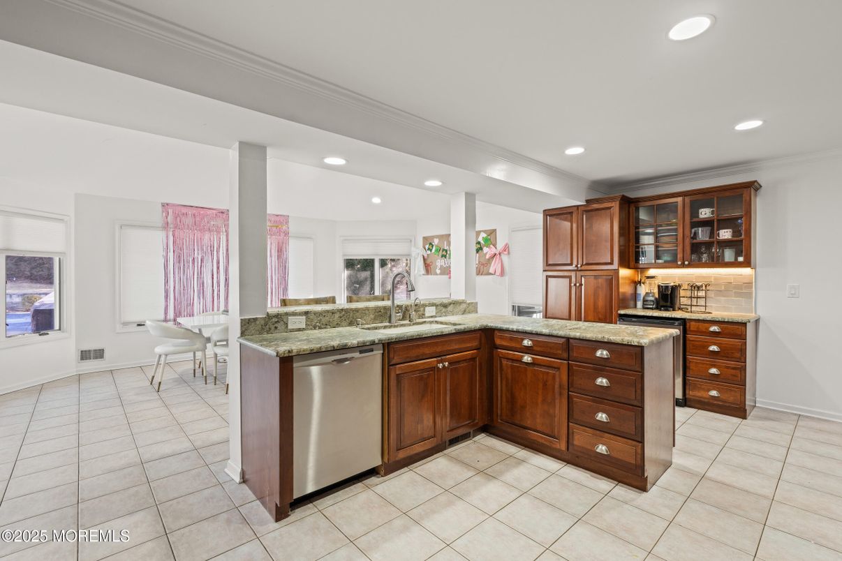 Dining room, Interior, Kitchen, Recessed Lighting