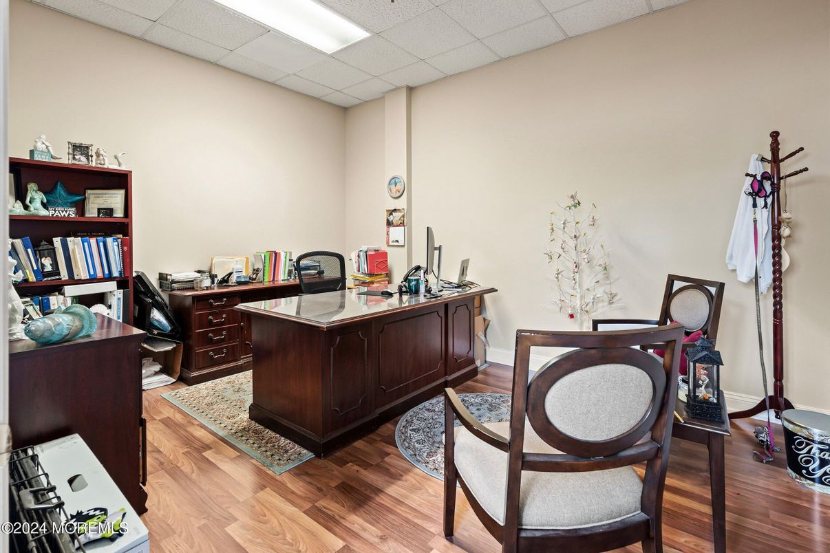 Home Office, Interior, Recessed Lighting, Wood Texture Flooring