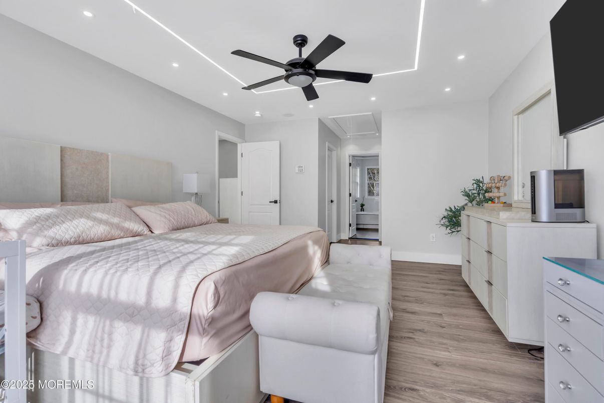 Bedroom, Interior, Recessed Lighting, Wood Texture Flooring