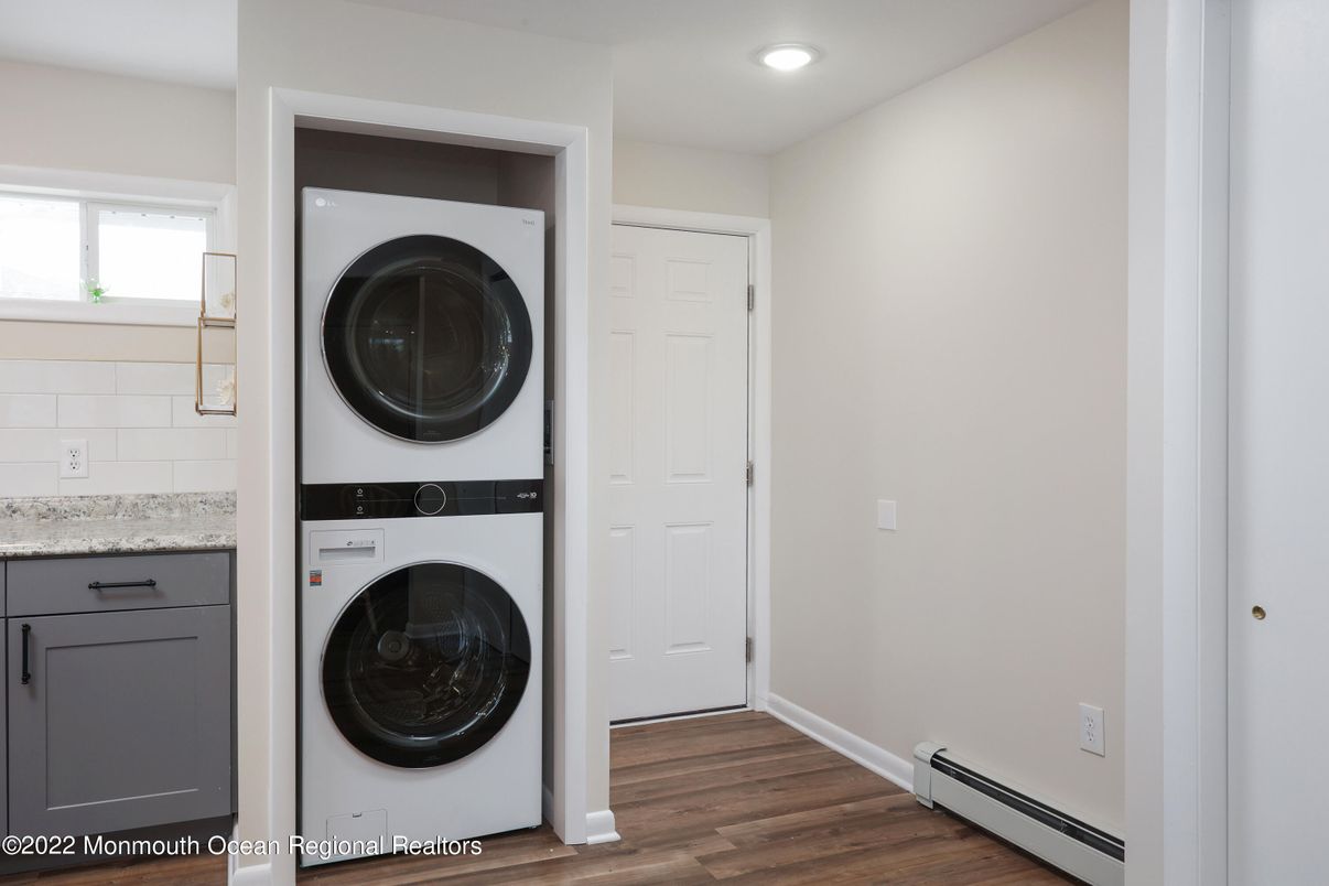 Interior, Recessed Lighting, Utility Closets, Washer, Wood Texture Flooring