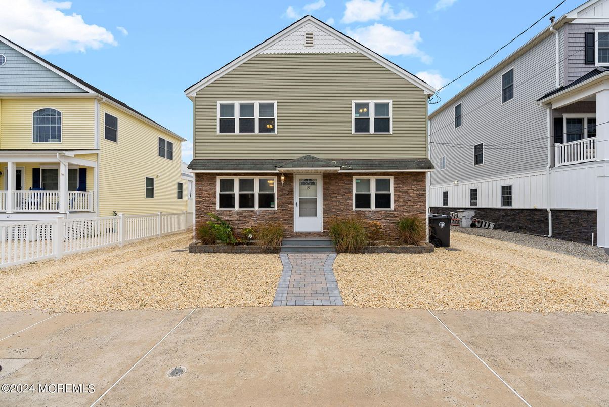 Exterior, Facade, Brick Facade, Farmhouse