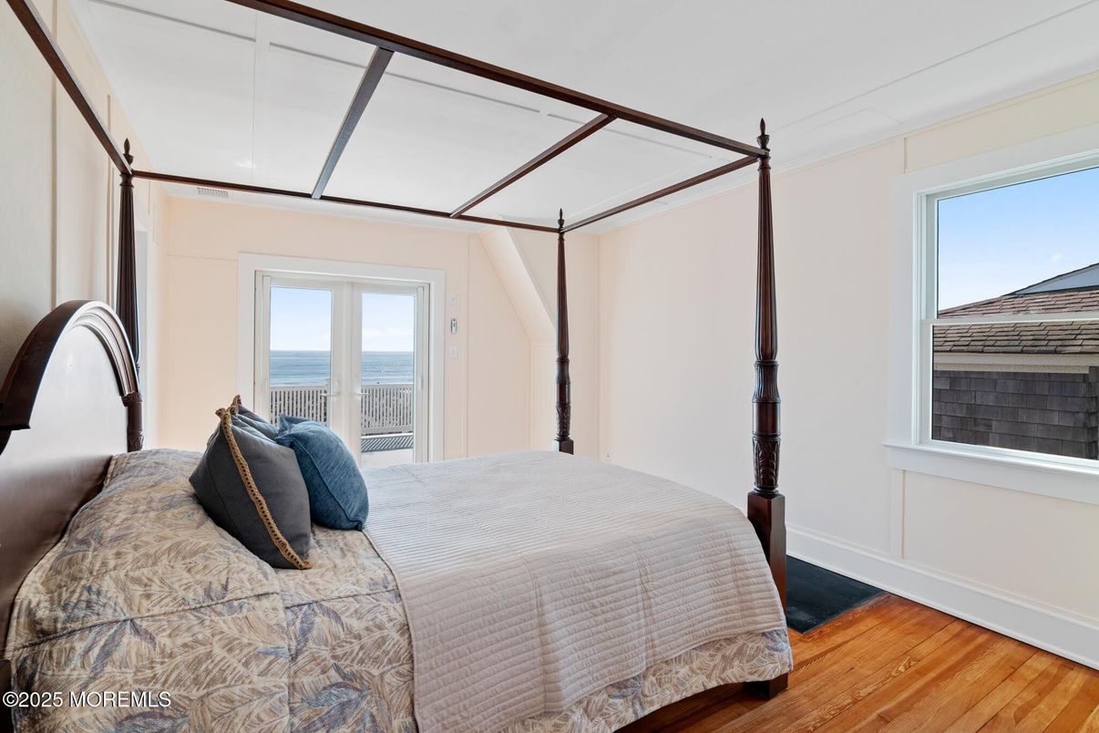Bedroom, Interior, Water, Wood Texture Flooring