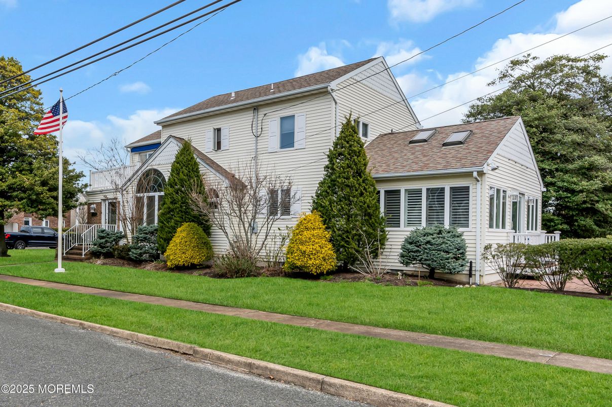 Exterior, Facade, Cape Cod