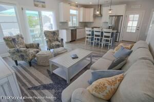 Interior, Kitchen, Living room, Pendant Lights, Recessed Lighting, Stainless Steel Appliances