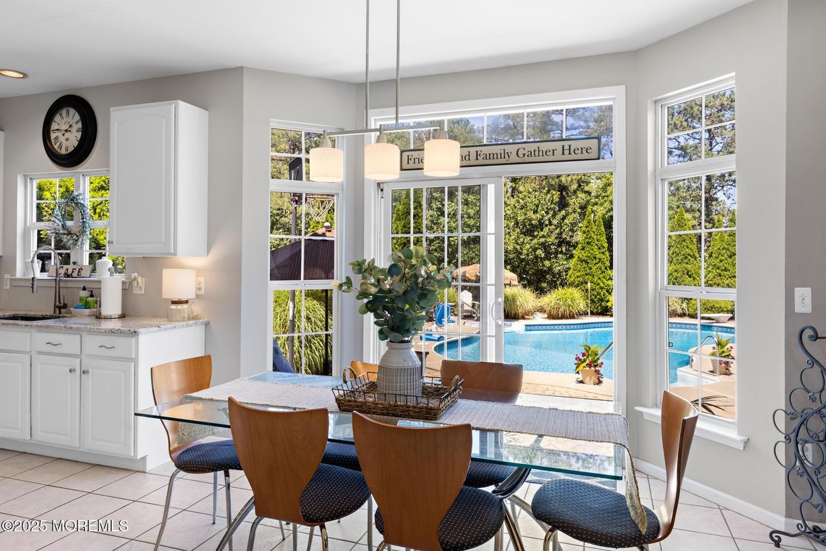 Dining room, Interior, Pendant Lights, Recessed Lighting