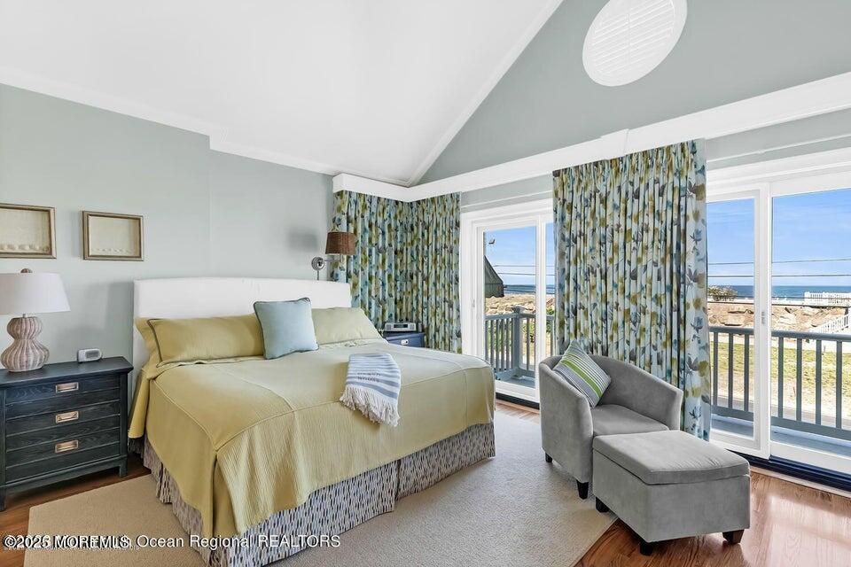 Bedroom, Interior, Water, Wood Texture Flooring