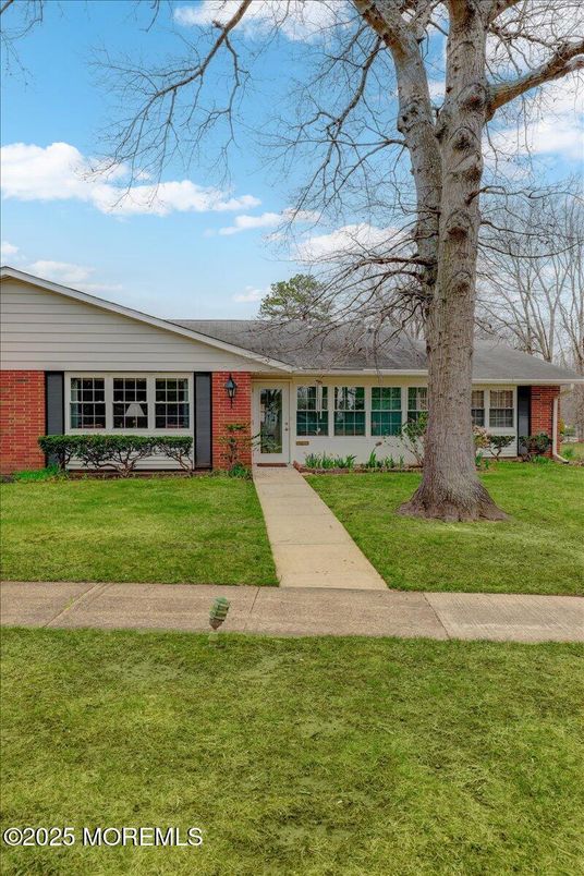 Exterior, Facade, Brick Facade, Ranch