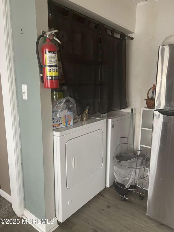 Interior, Utility Closets, Washer, Wood Texture Flooring