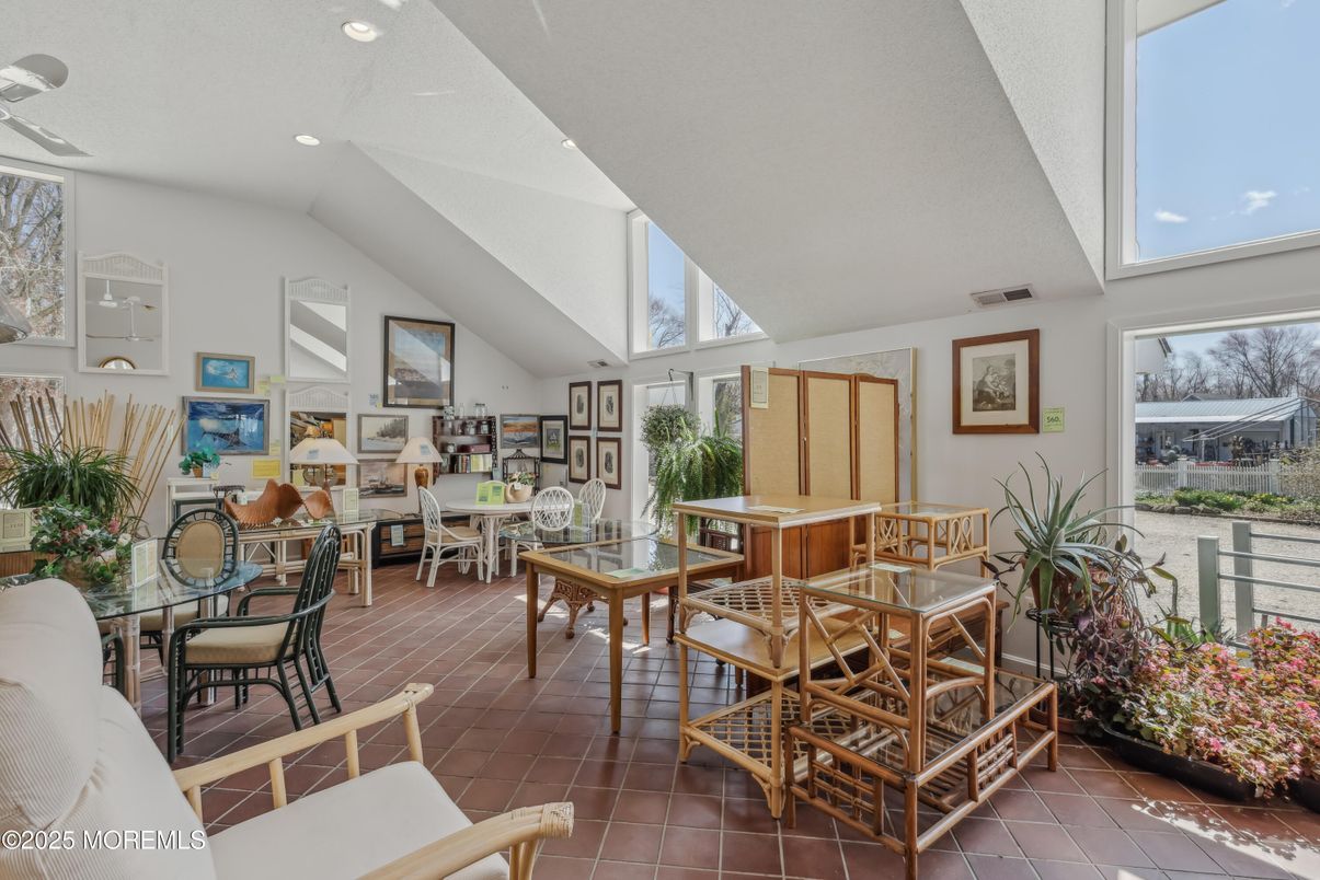 Dining room, Interior, Recessed Lighting