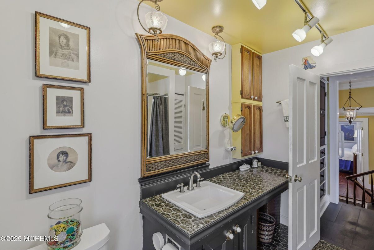 Bathroom, Interior, Pendant Lights, Wood Texture Flooring
