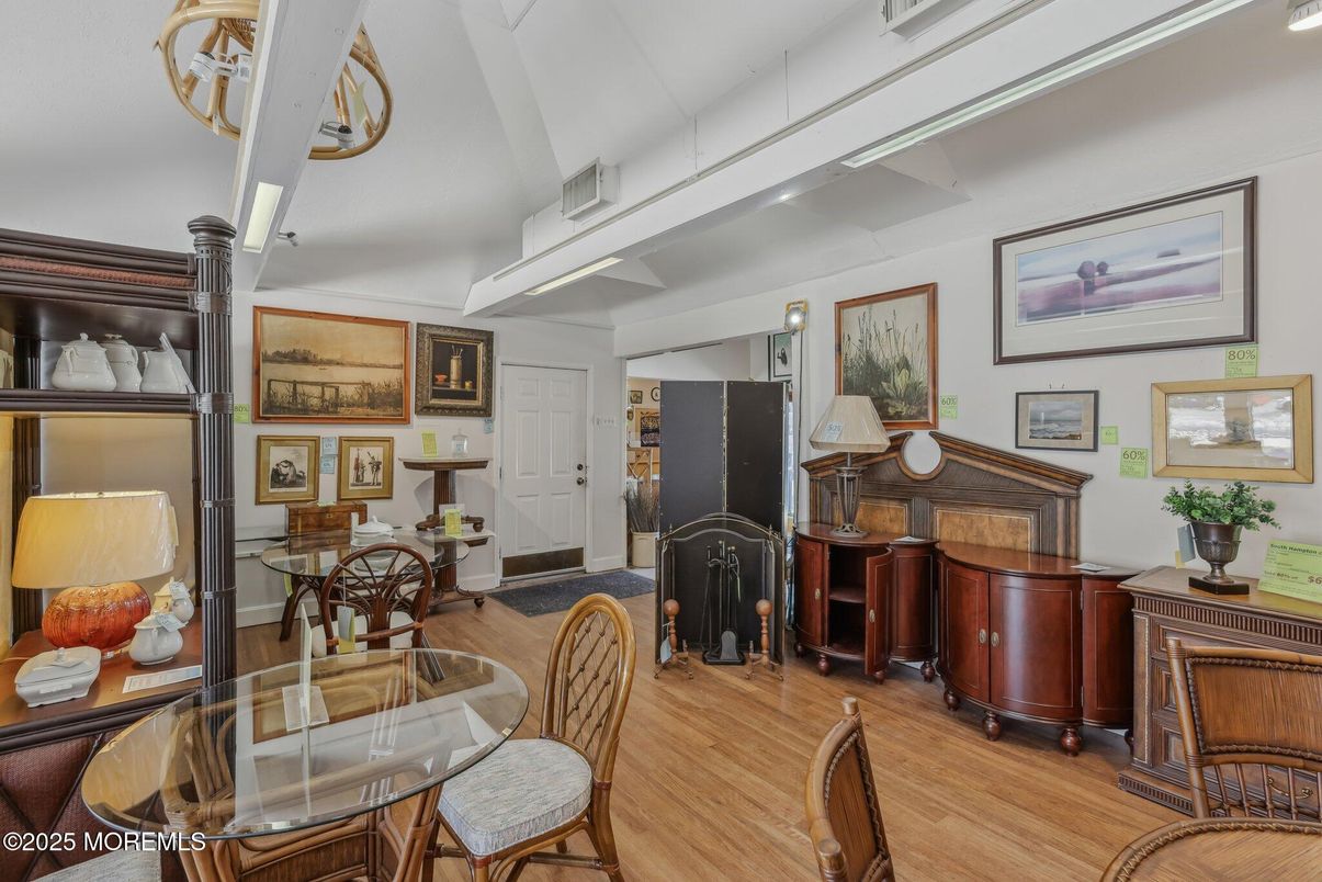 Dining room, Fireplace, Interior, Piano, Wood Texture Flooring