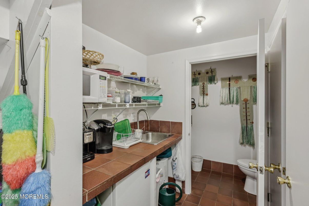 Bathroom, Interior, Tile Countertops