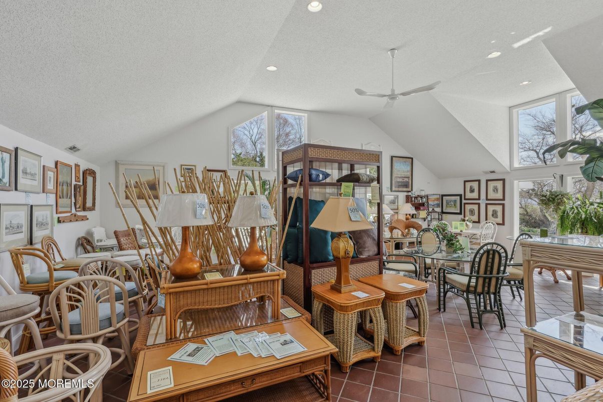 Dining room, Interior, Recessed Lighting