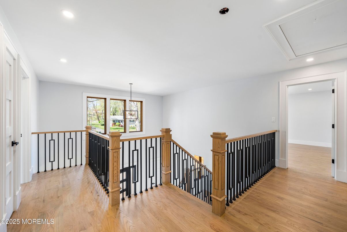 Interior, Pendant Lights, Recessed Lighting, Wood Texture Flooring