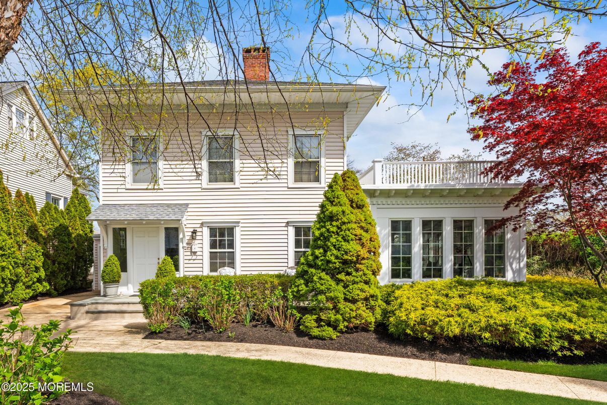 Exterior, Facade, Georgian