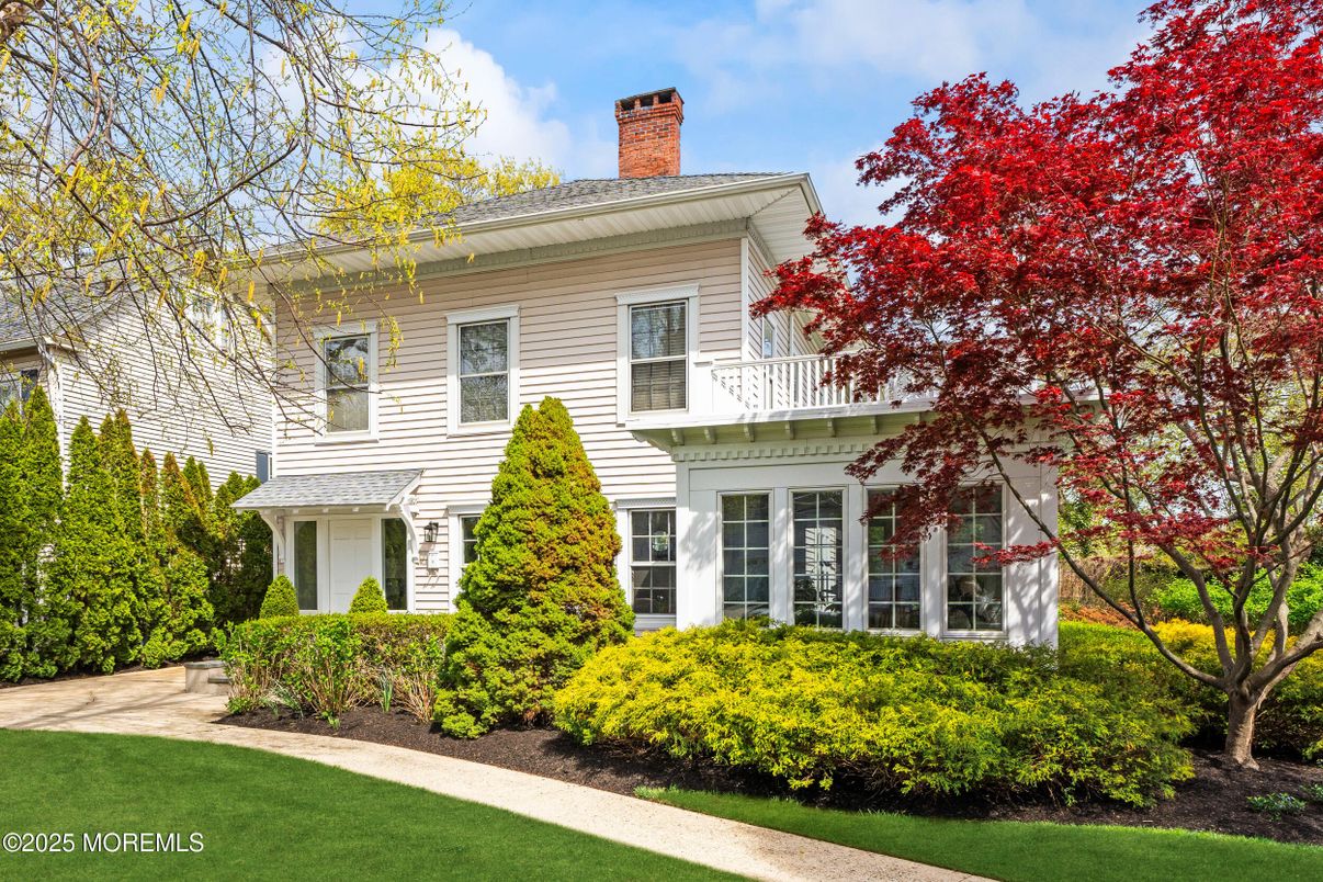 Exterior, Facade, Georgian