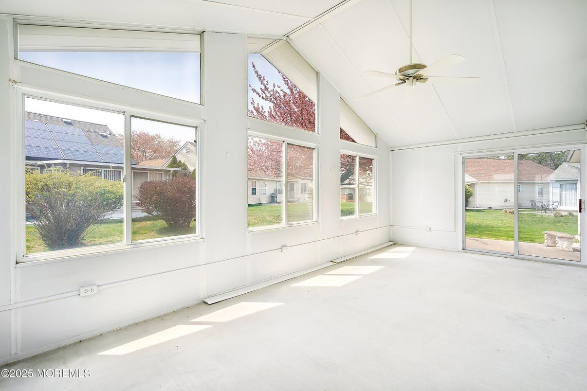 Empty room, Interior, Sun Room