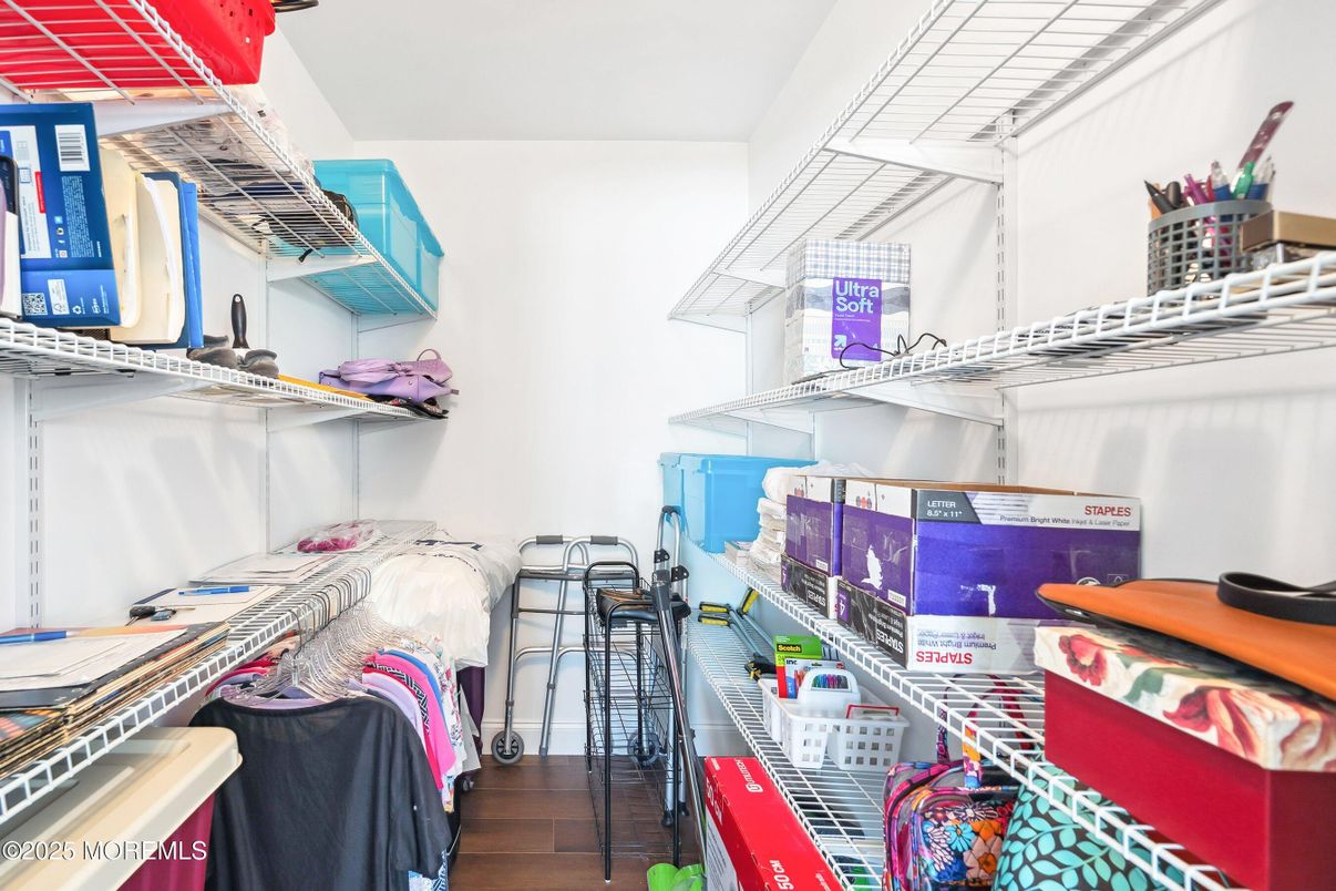 Interior, Walk-in Closets, Wood Texture Flooring
