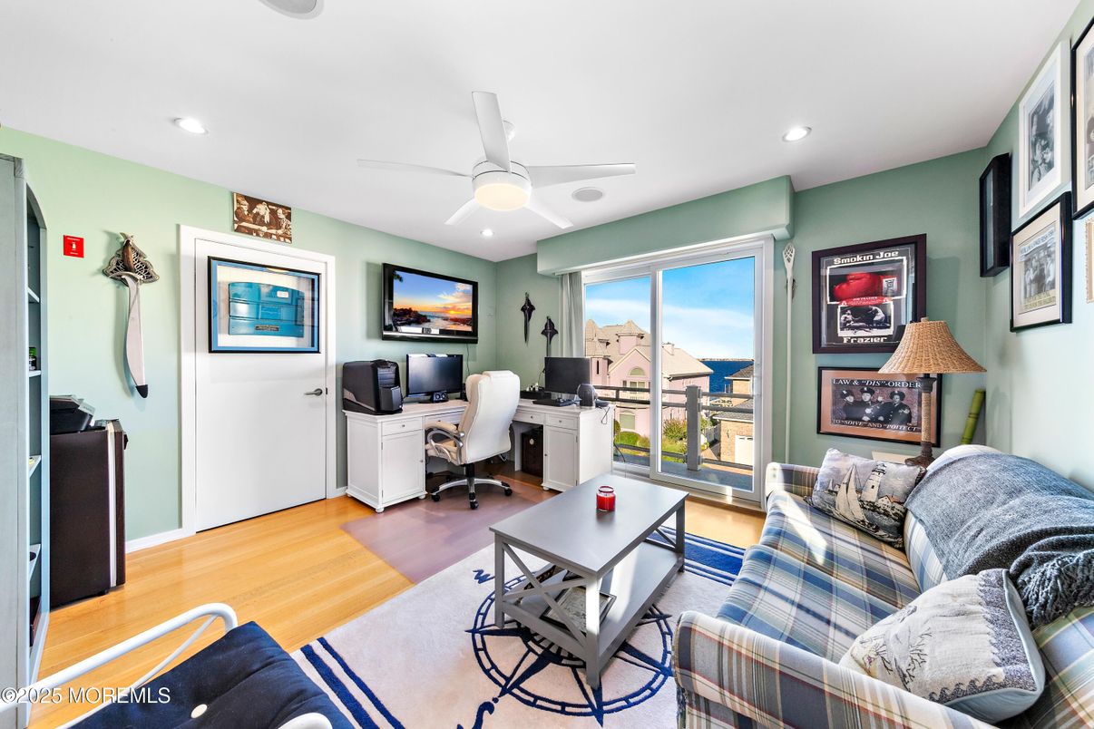 Home Office, Interior, Recessed Lighting, Wood Texture Flooring