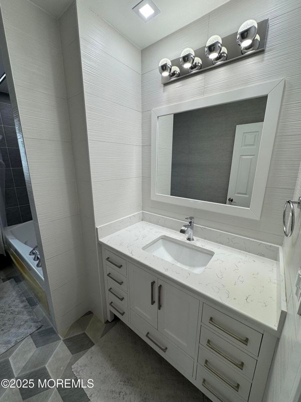 Bathroom, Dual Sink Vanities, Interior, Recessed Lighting