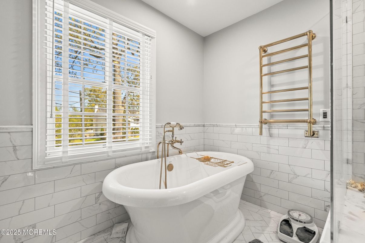 Bathroom, Free Standing Baths, Interior, Marble, Marble Walls, Recessed Lighting