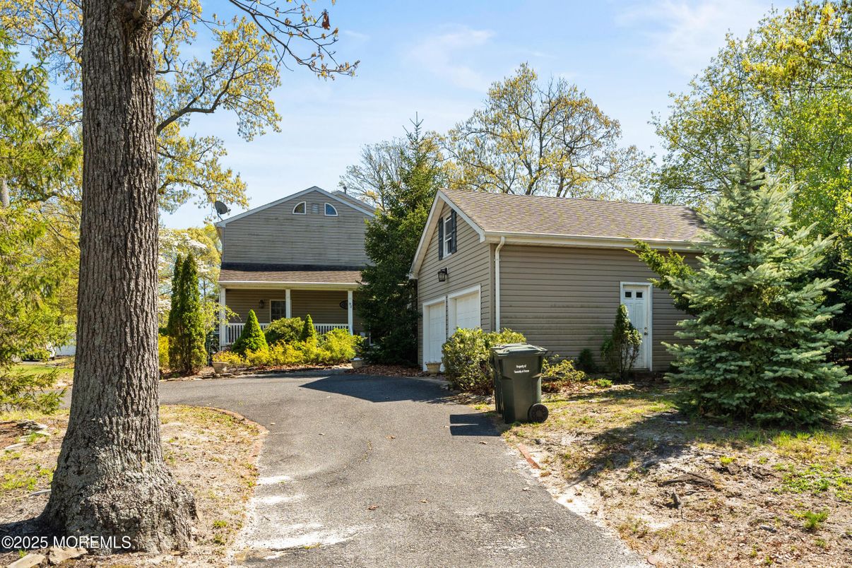 Backyard, Detached Garage, Exterior