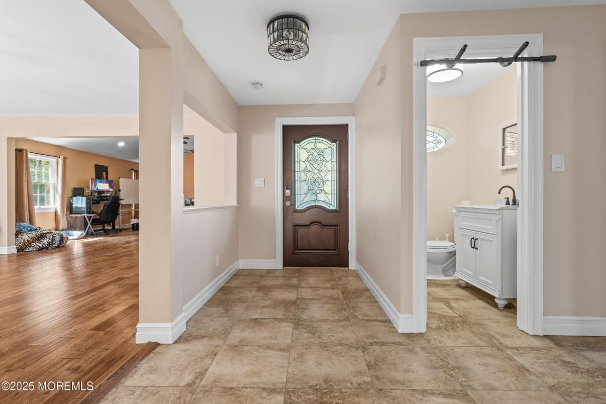 Bathroom, Interior, Recessed Lighting, Wood Texture Flooring