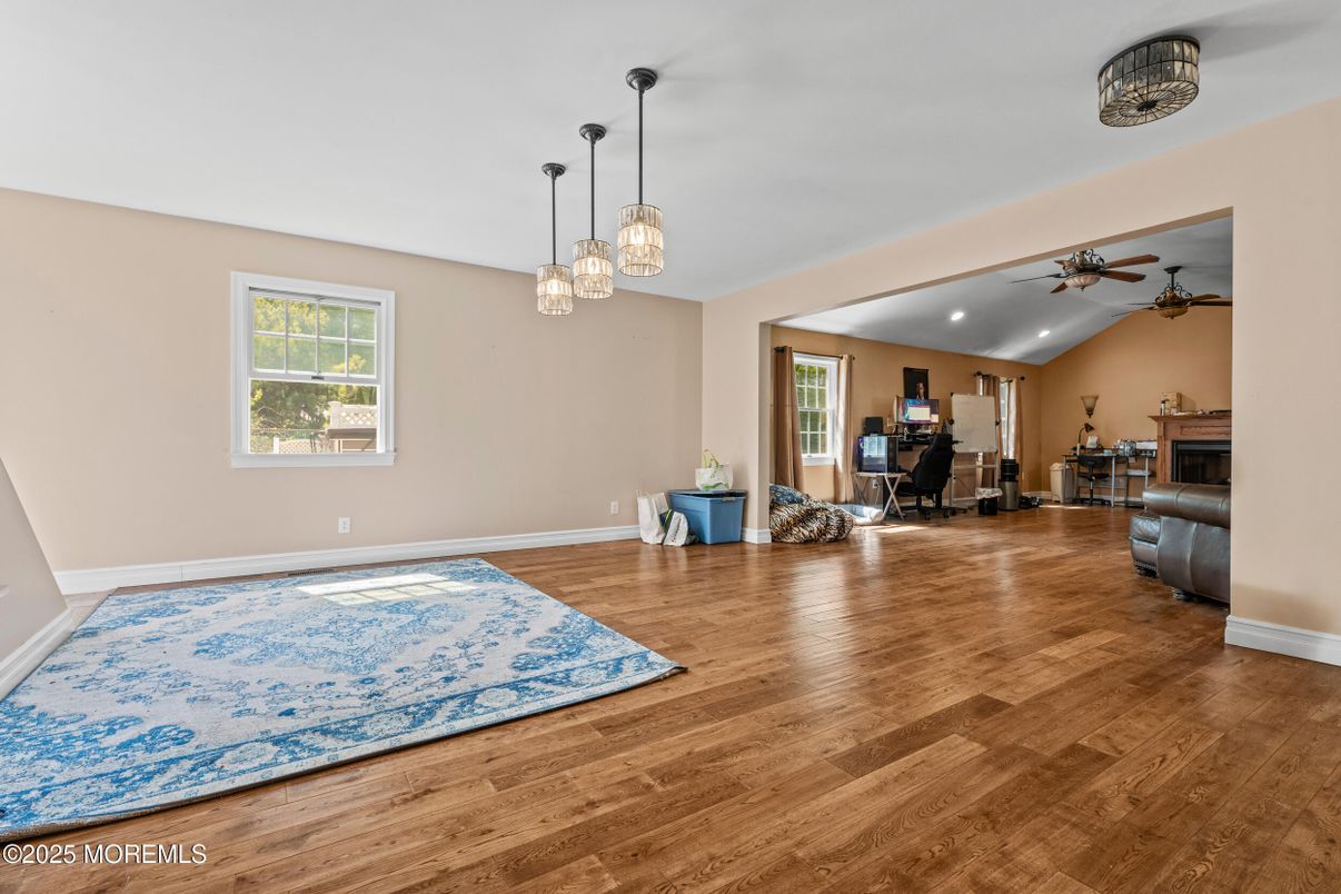 Interior, Pendant Lights, Recessed Lighting, Wood Texture Flooring