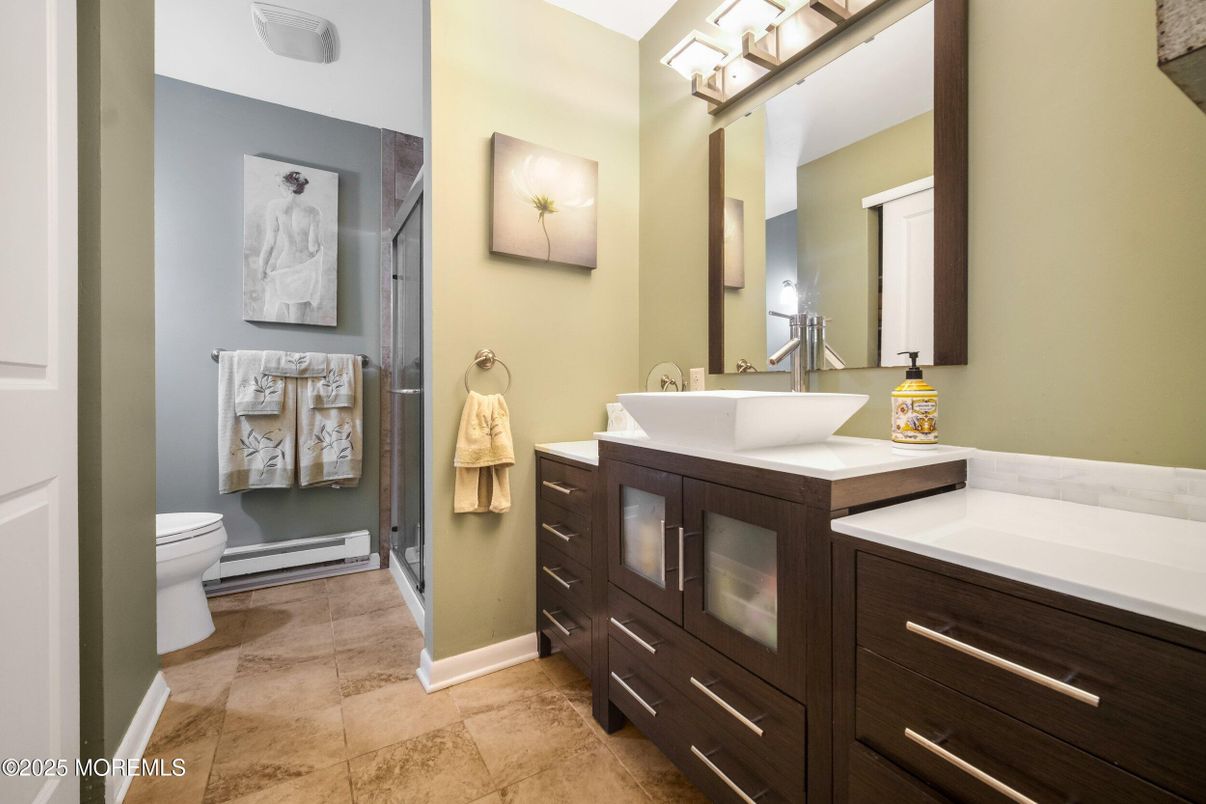 Bathroom, Dual Sink Vanities, Interior
