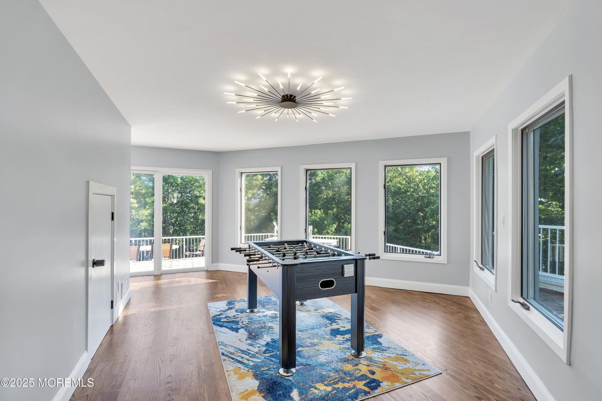 Game Room, Interior, Wood Texture Flooring