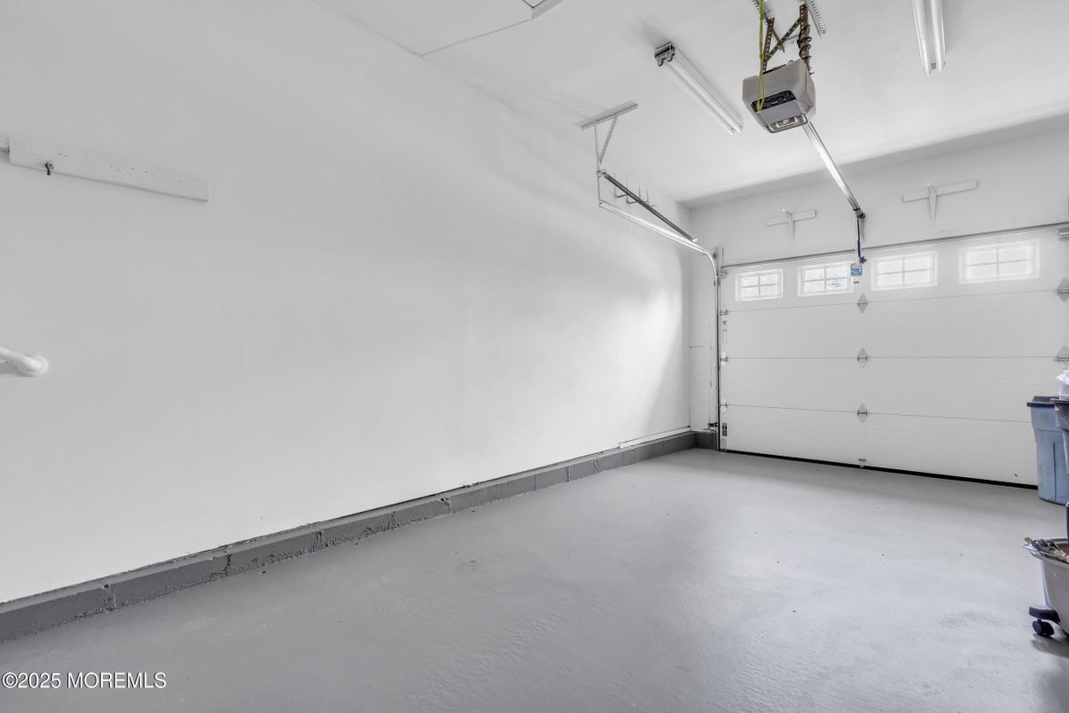 Garage, Interior