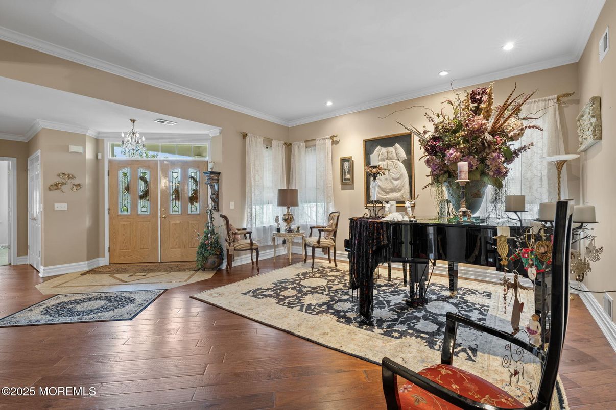 Interior, Piano, Recessed Lighting, Wood Texture Flooring