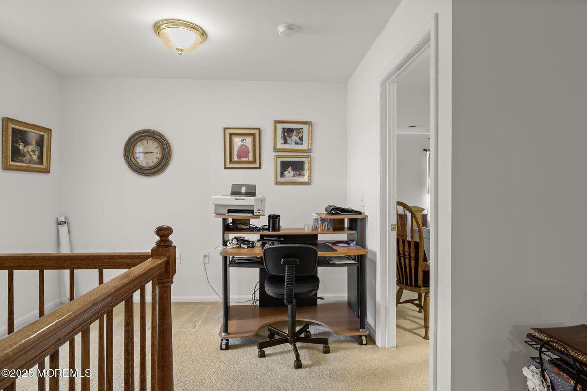 Home Office, Interior