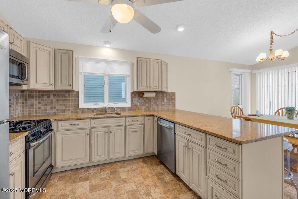 Chandelier, Interior, Kitchen, Recessed Lighting