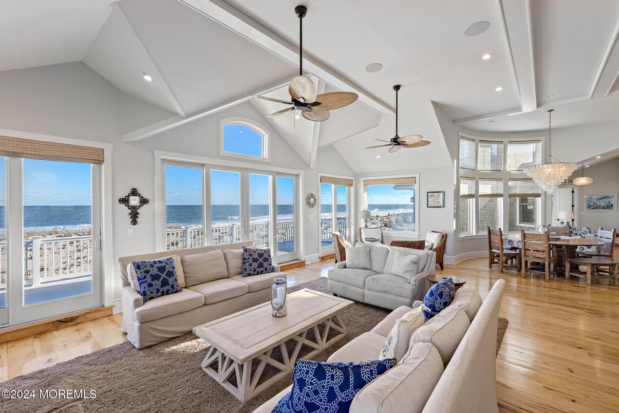 Chandelier, Dining room, Interior, Living room, Recessed Lighting, Water, Wood Texture Flooring