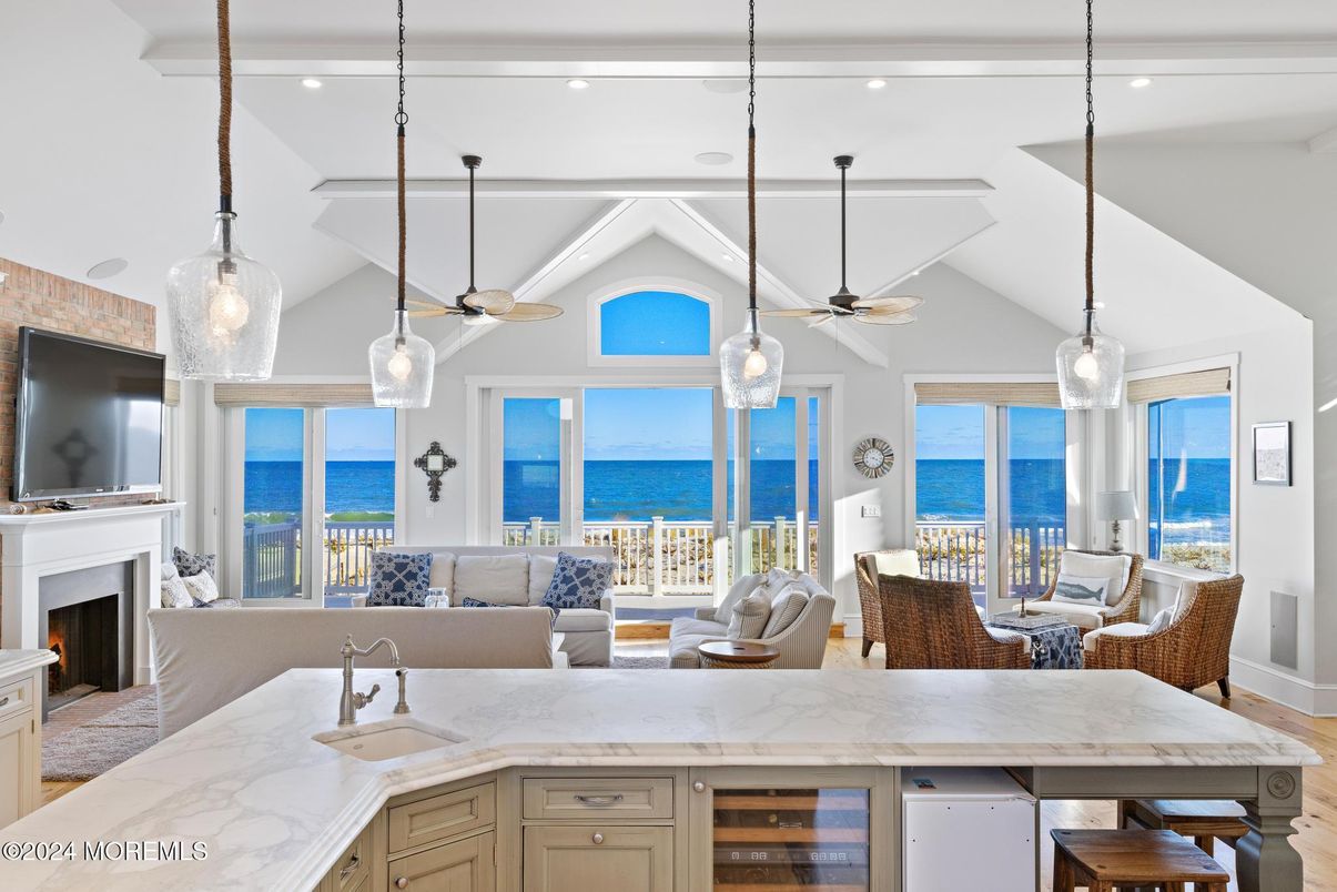 Fireplace, Interior, Living room, Pendant Lights, Recessed Lighting, Water