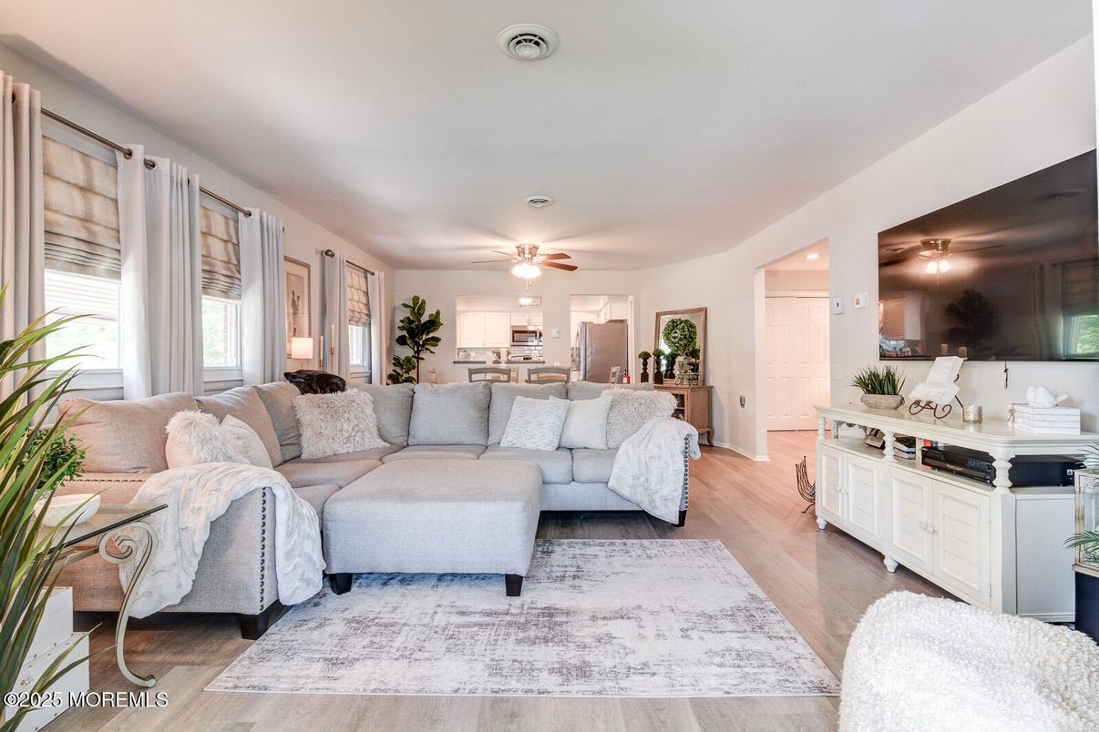 Interior, Kitchen, Living room, Recessed Lighting, Wood Texture Flooring