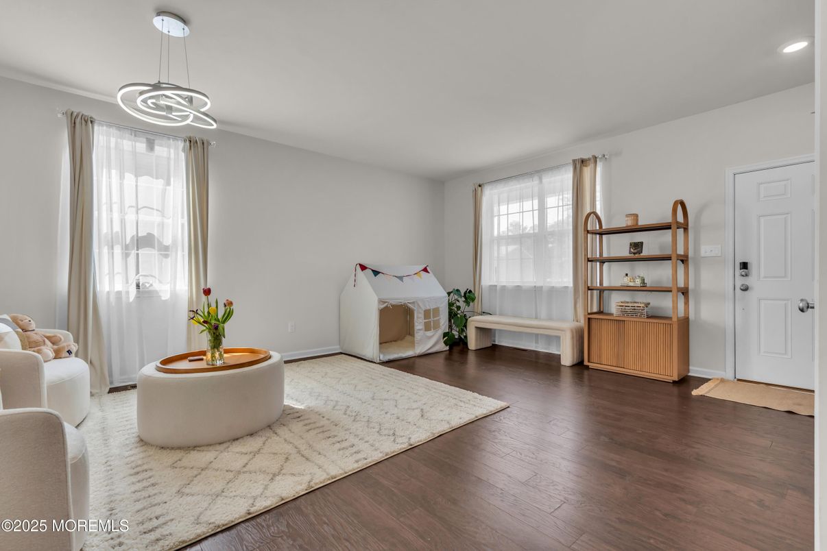 Interior, Pendant Lights, Recessed Lighting, Wood Texture Flooring