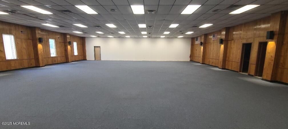 Empty room, Interior, Recessed Lighting, Wooden Walls